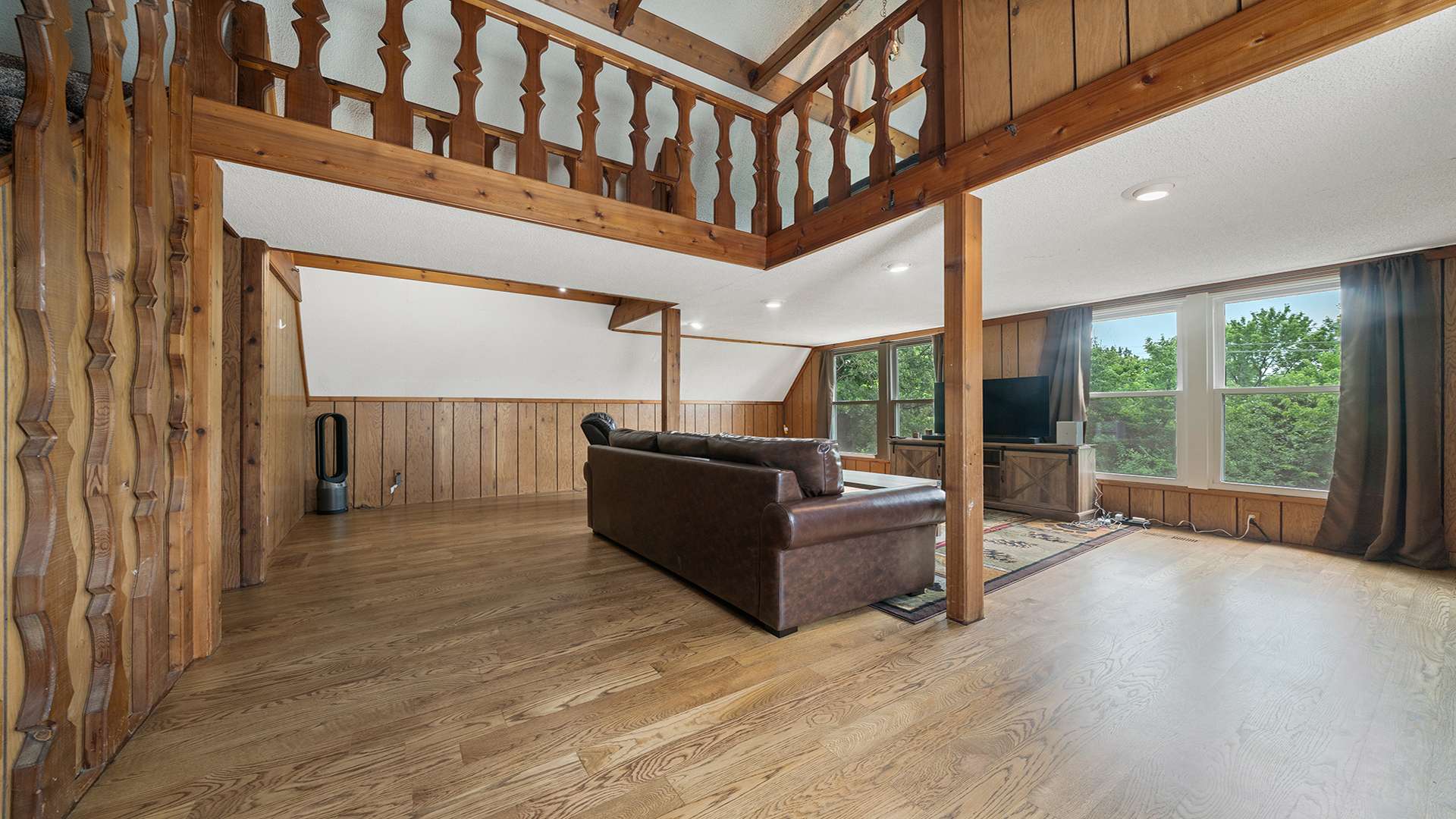 Dixon, IL 61021,114 Blackberry CIR