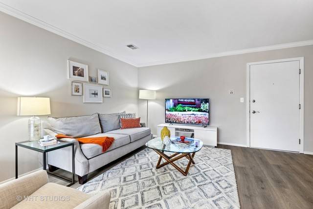 Schaumburg, IL 60173,22 Burberry CIR #0315