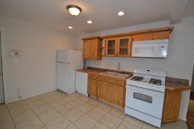 Chicago, IL 60614,2458 N Clybourn AVE #1R