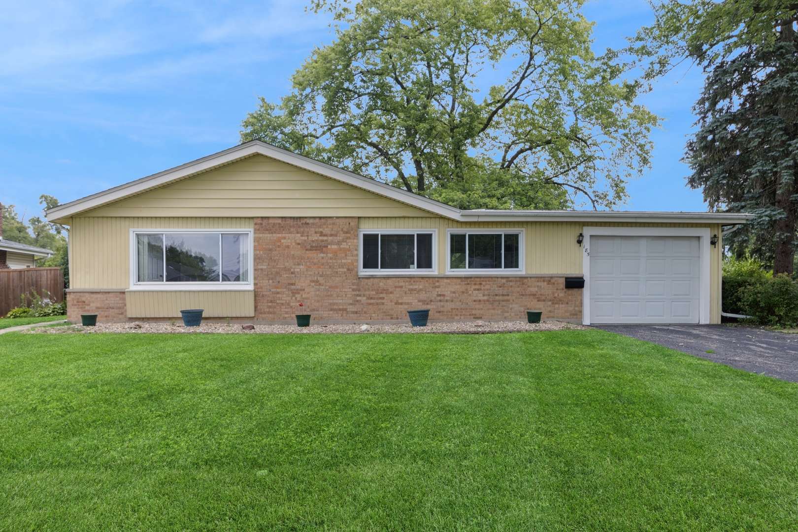 Hoffman Estates, IL 60169,185 Princeton ST
