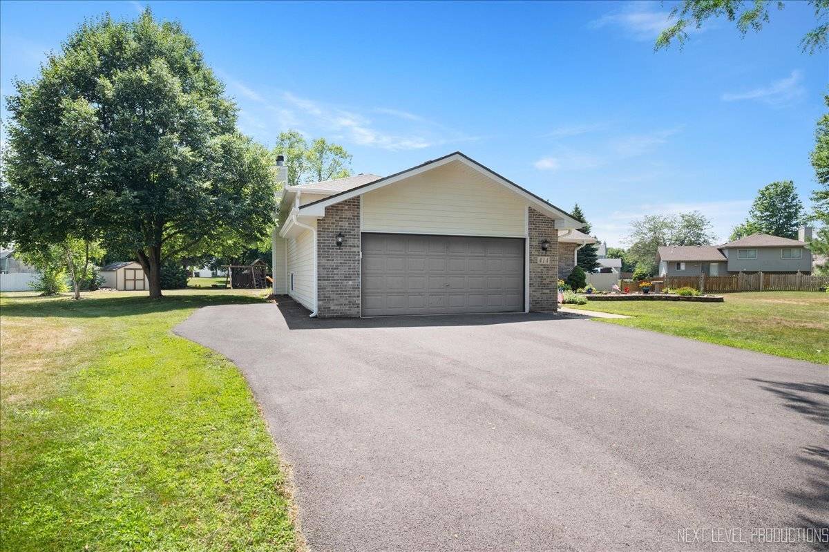Oswego, IL 60543,414 Bobcat CT