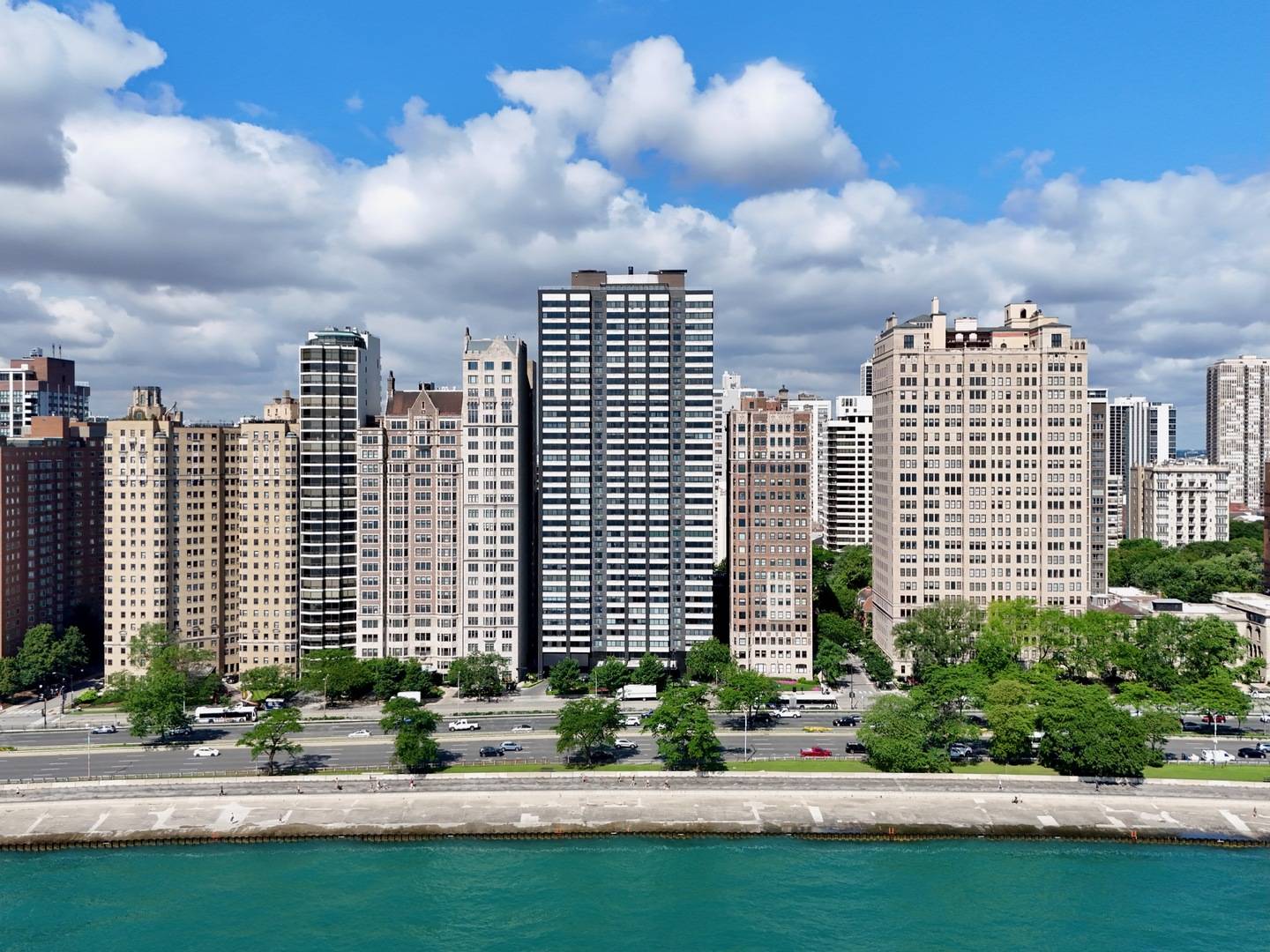 Chicago, IL 60610,1440 N Lake Shore DR #20AC