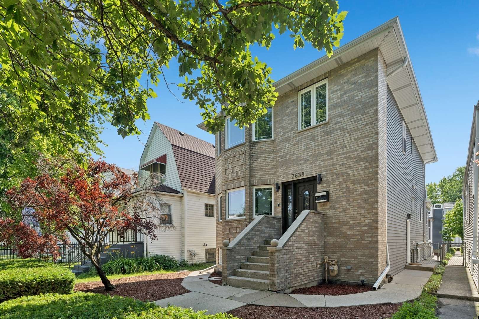 Chicago, IL 60618,3638 N Kedzie AVE