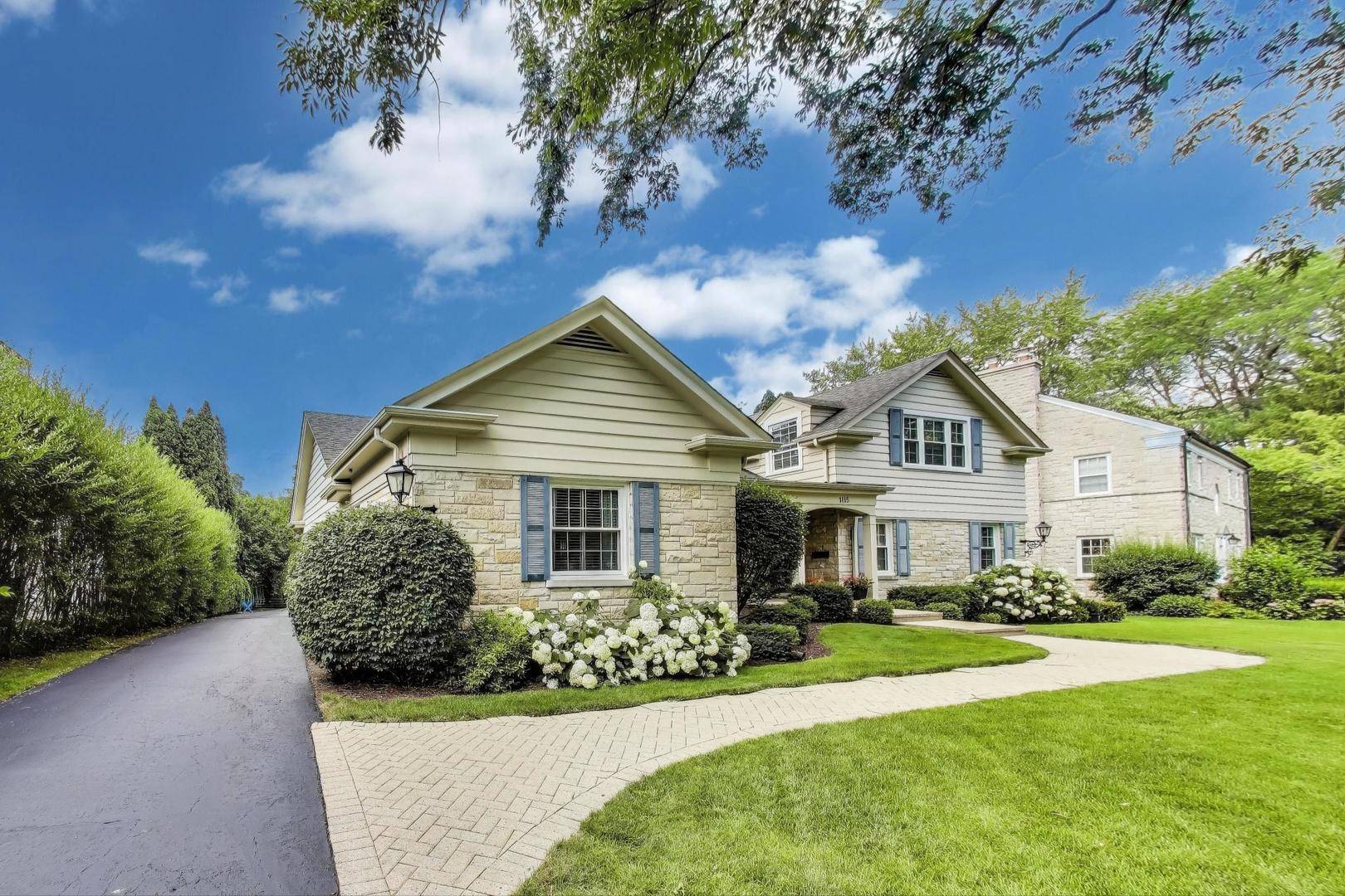 Wilmette, IL 60091,1115 Seneca RD