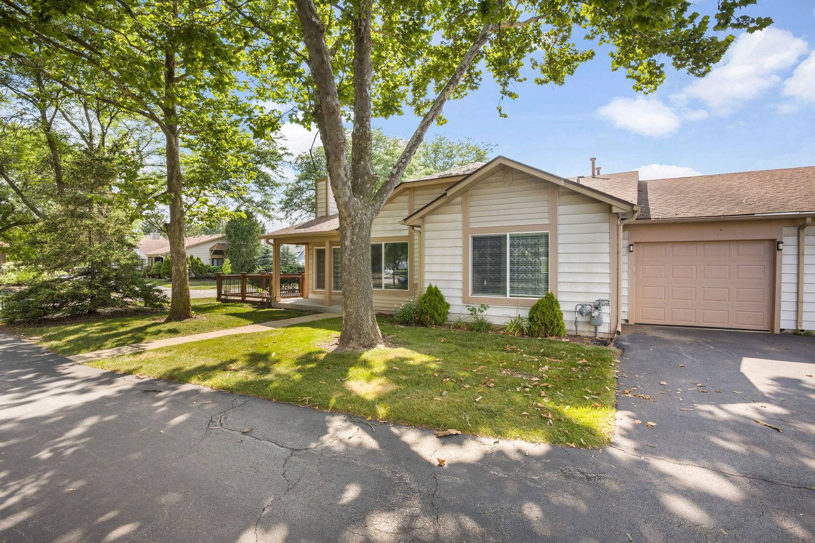 Naperville, IL 60565,1817 Appaloosa DR