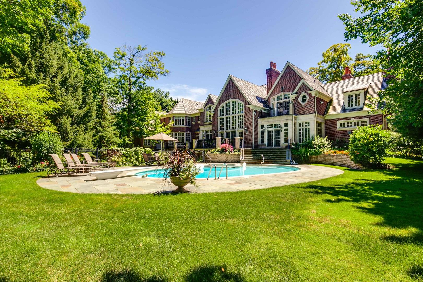 Lake Bluff, IL 60044,546 Lakeland DR