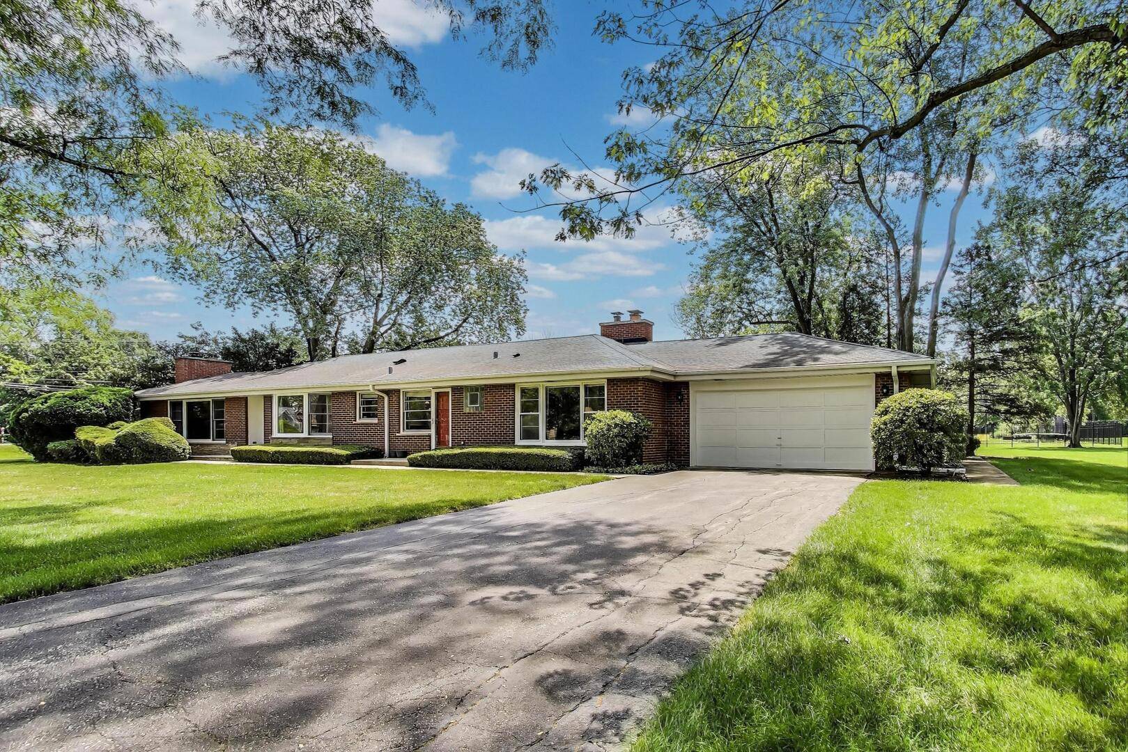 Northbrook, IL 60062,2300 Landwehr RD