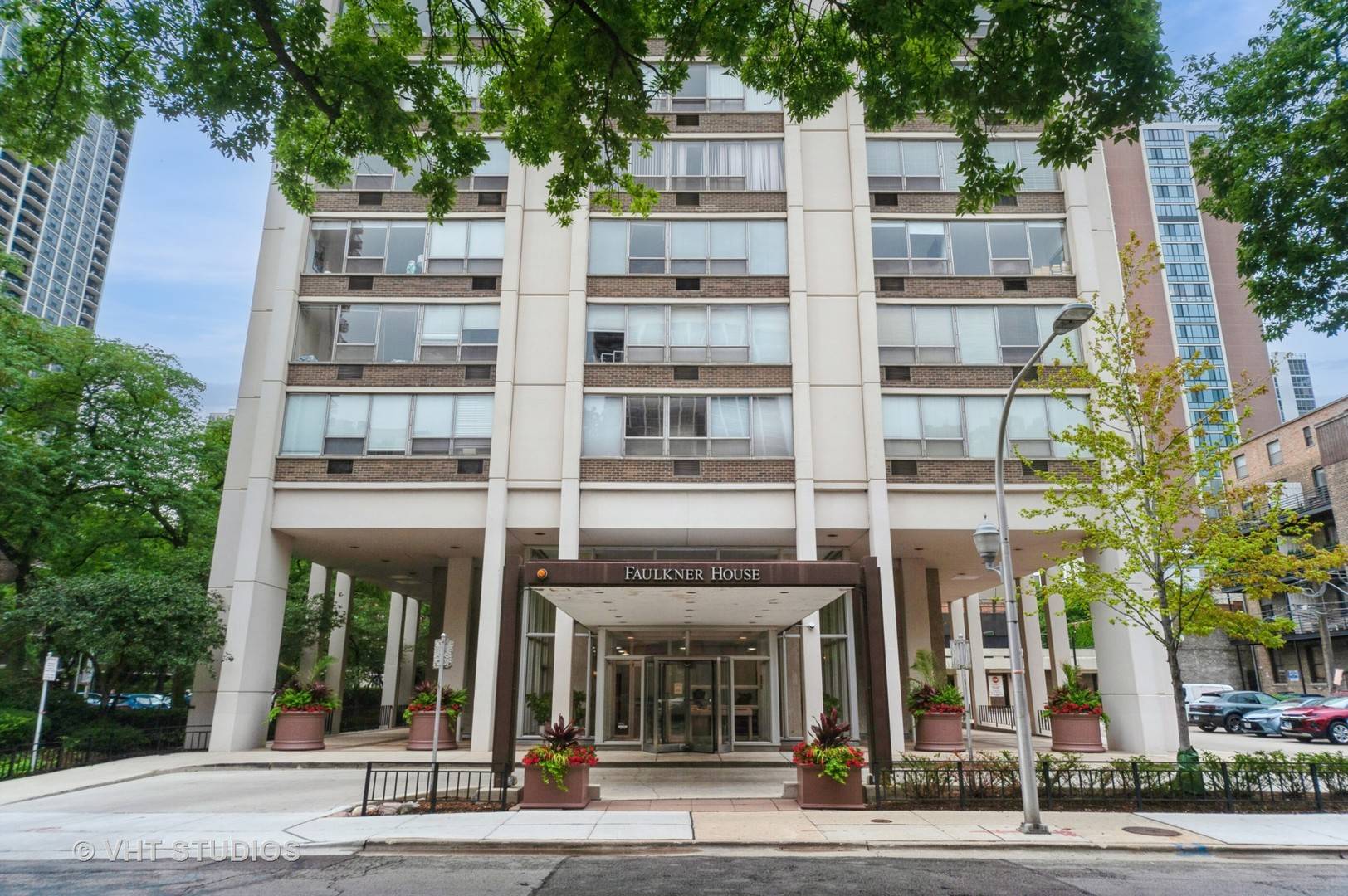 Chicago, IL 60610,70 W Burton PL #2904F