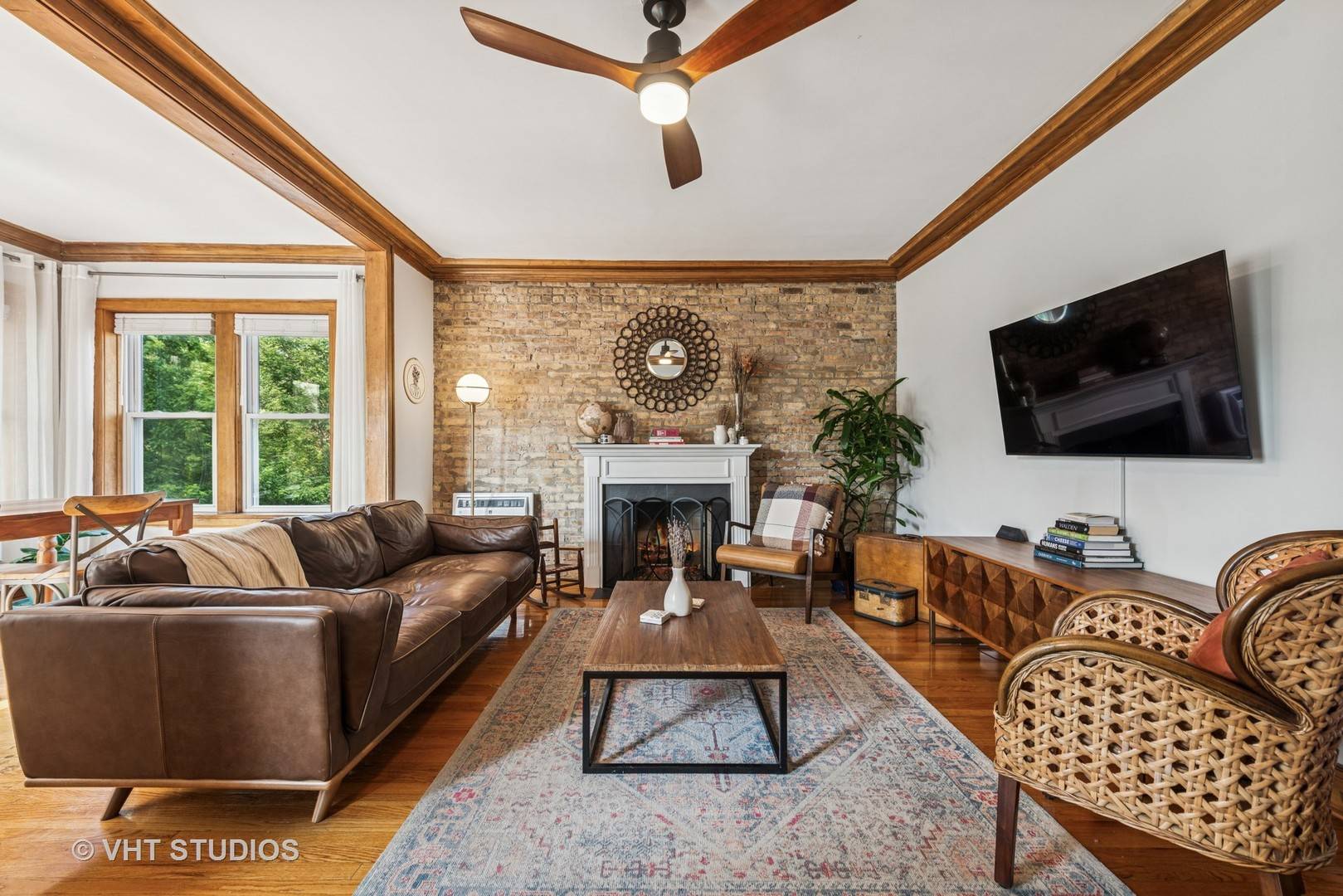 Chicago, IL 60660,1412 W Bryn Mawr AVE #3W