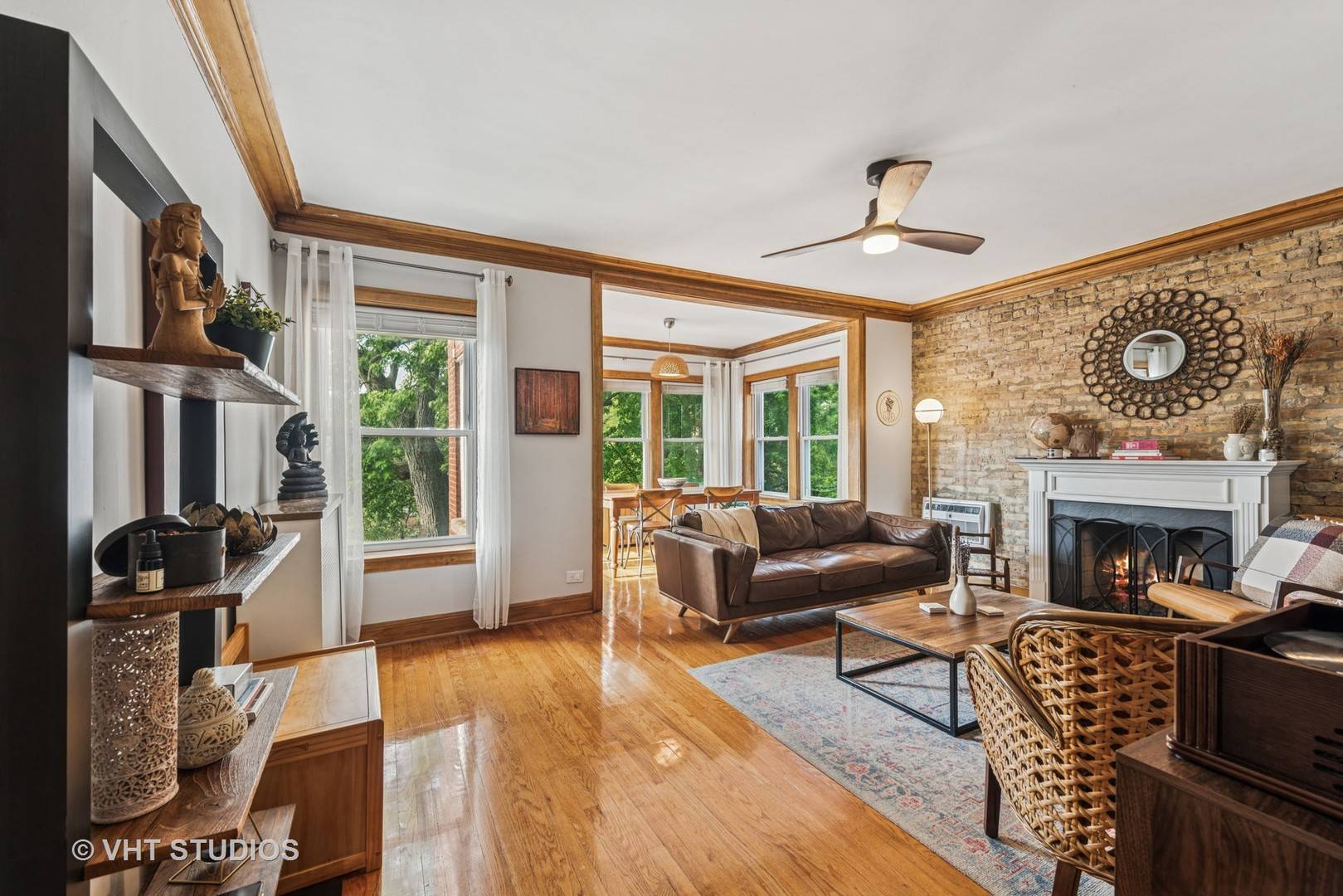 Chicago, IL 60660,1412 W Bryn Mawr AVE #3W