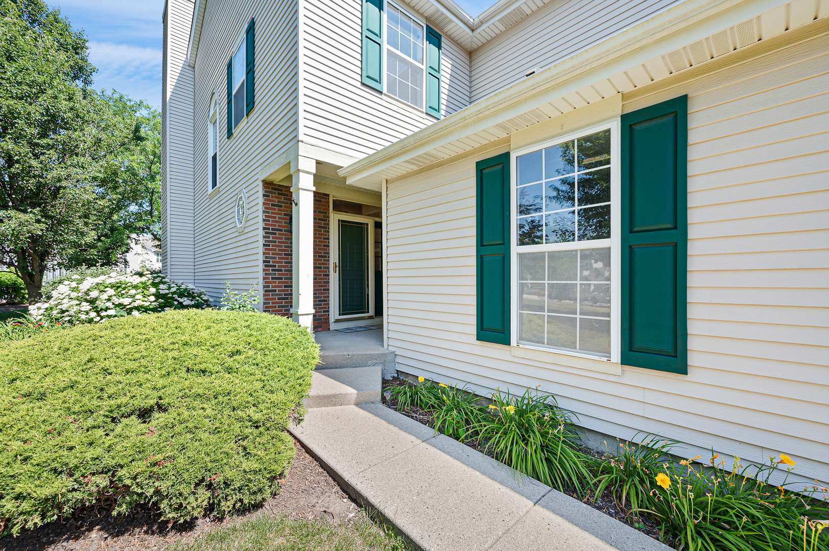Carpentersville, IL 60110,7358 Grandview CT #7358