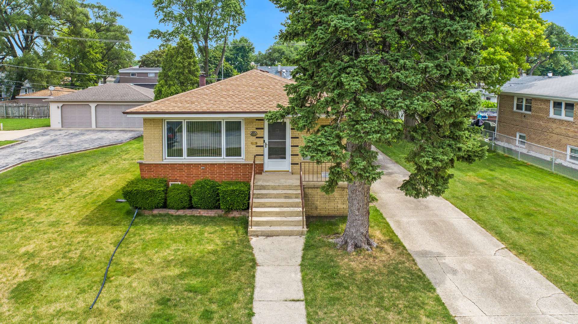 Burbank, IL 60459,8013 Neva AVE