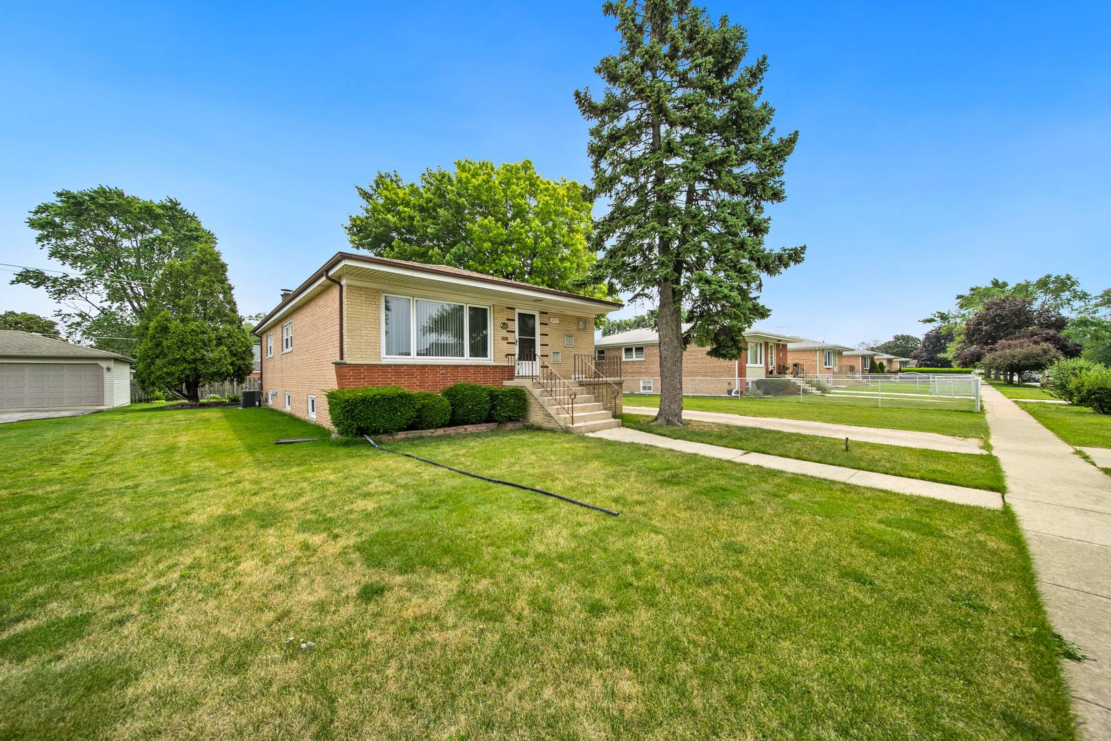 Burbank, IL 60459,8013 Neva AVE