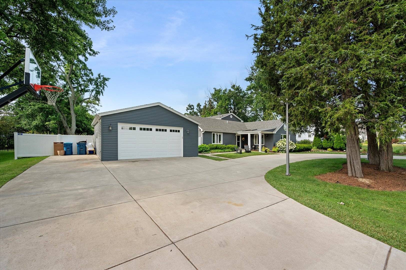 Elmhurst, IL 60126,15W061 Harrison ST
