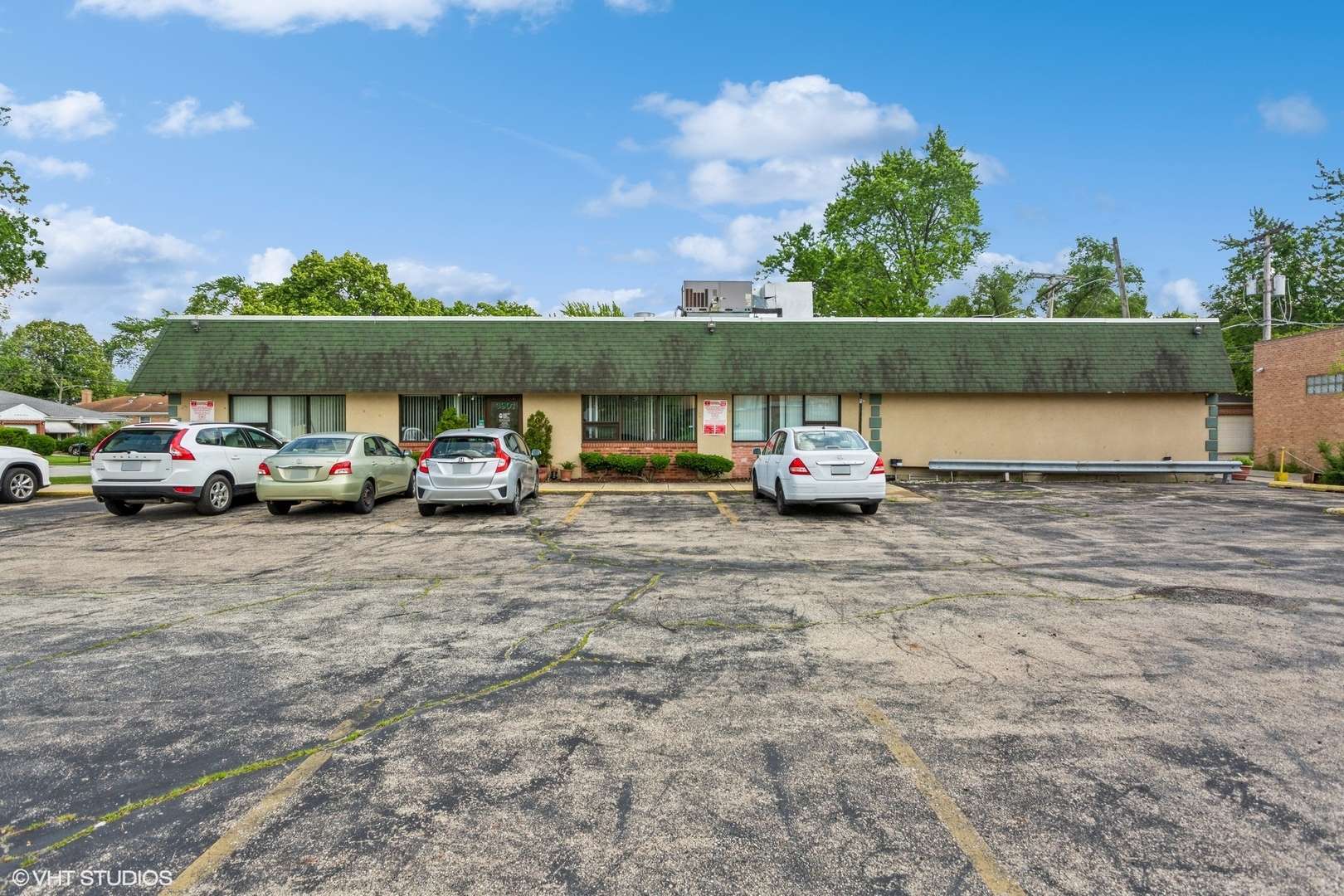 Skokie, IL 60076,3901 Oakton ST