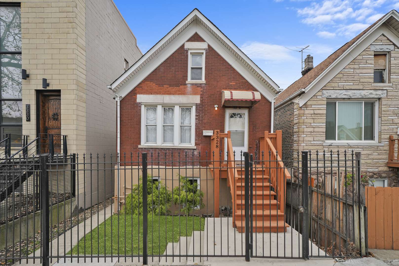 Chicago, IL 60608,3328 S Damen AVE
