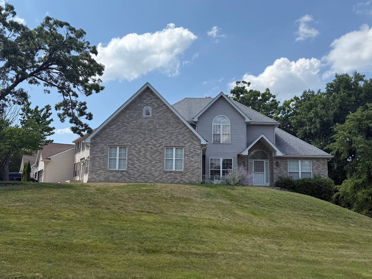 Carpentersville, IL 60110,494 Rosewood DR