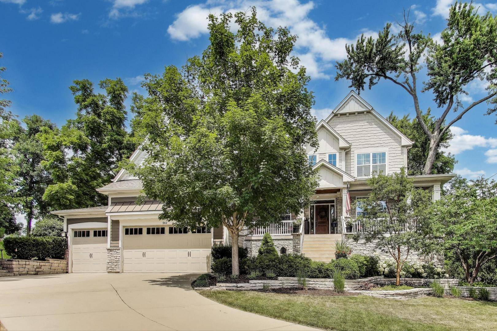 Glen Ellyn, IL 60137,562 Summerdale AVE