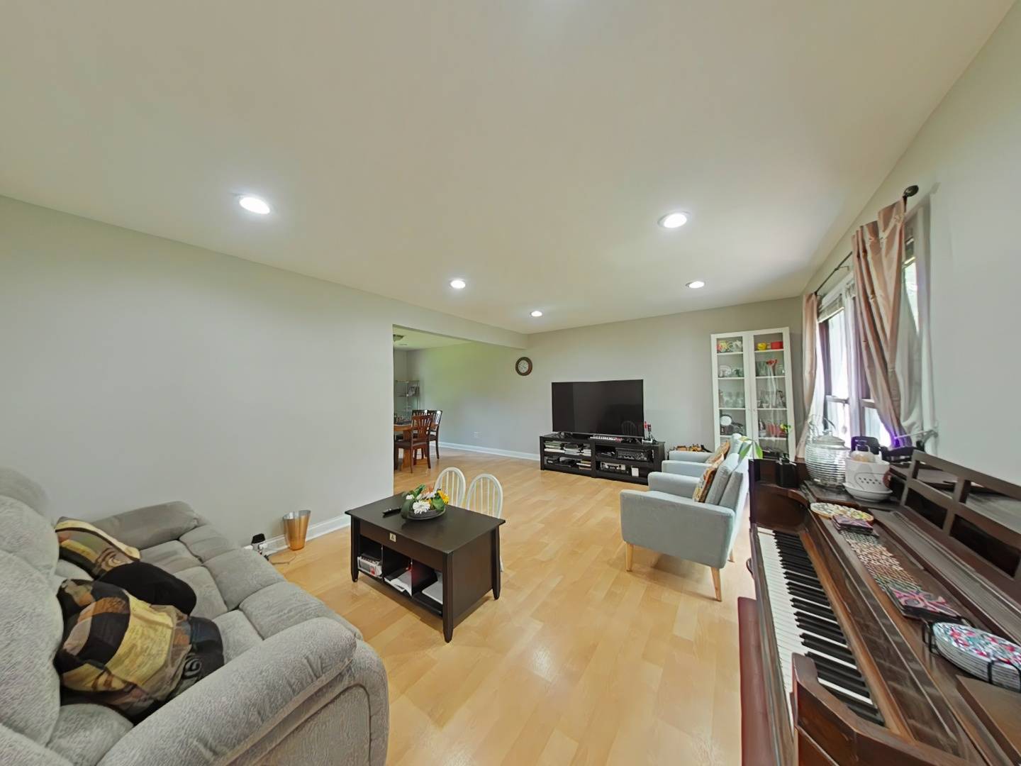 Lisle, IL 60532,4400 Waubansie LN