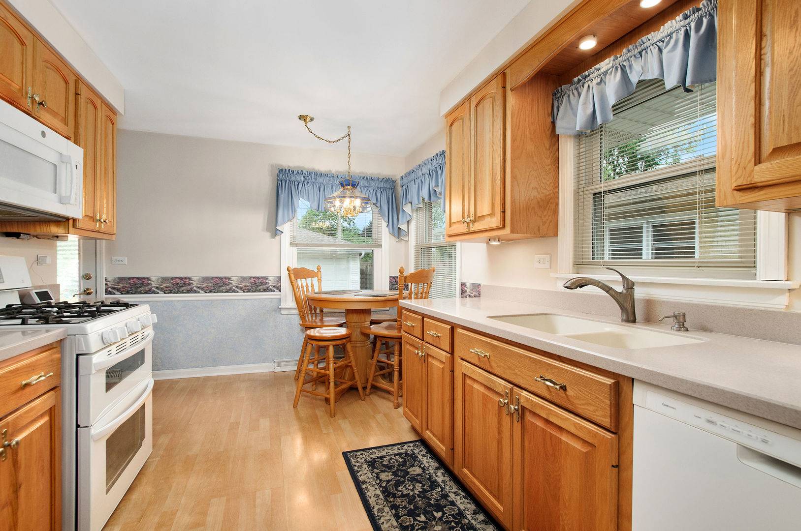 Mount Prospect, IL 60056,404 N Elmhurst AVE