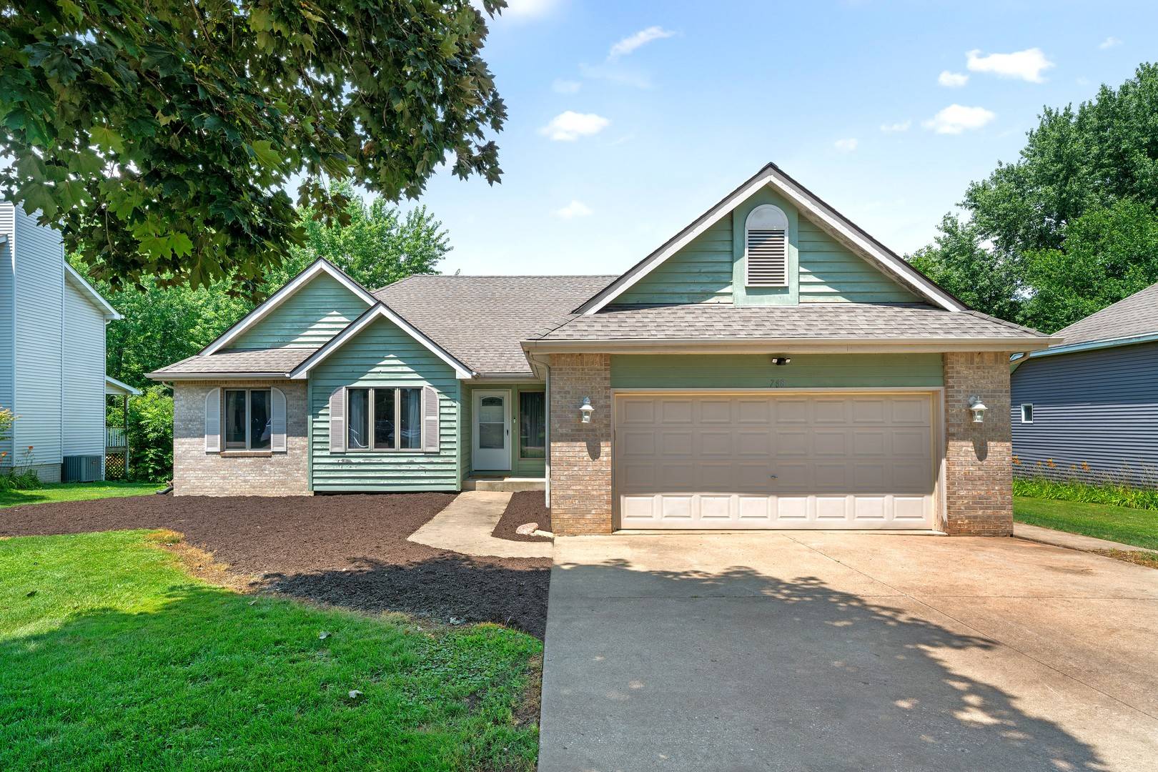 Lake Holiday, IL 60548,768 Cynthia DR