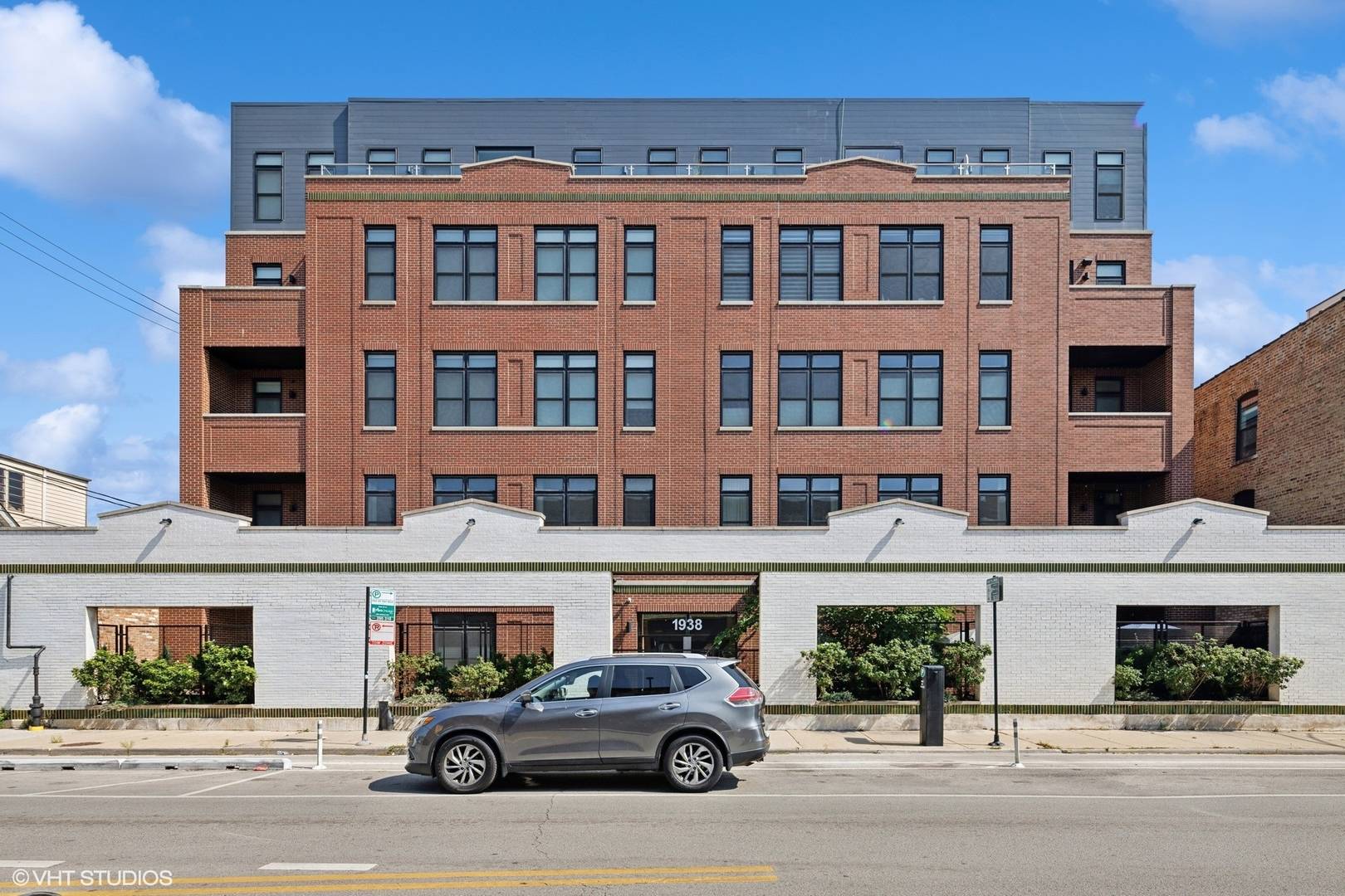 Chicago, IL 60622,1938 W Augusta BLVD #504