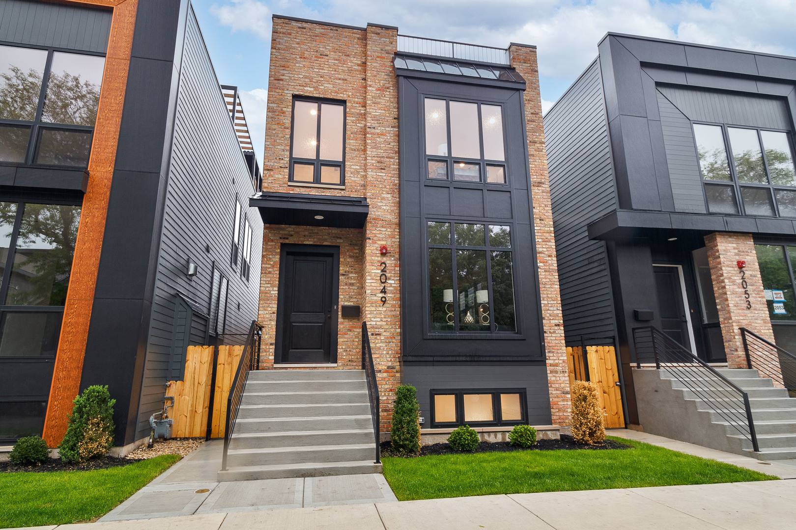 Chicago, IL 60612,2049 W Race AVE