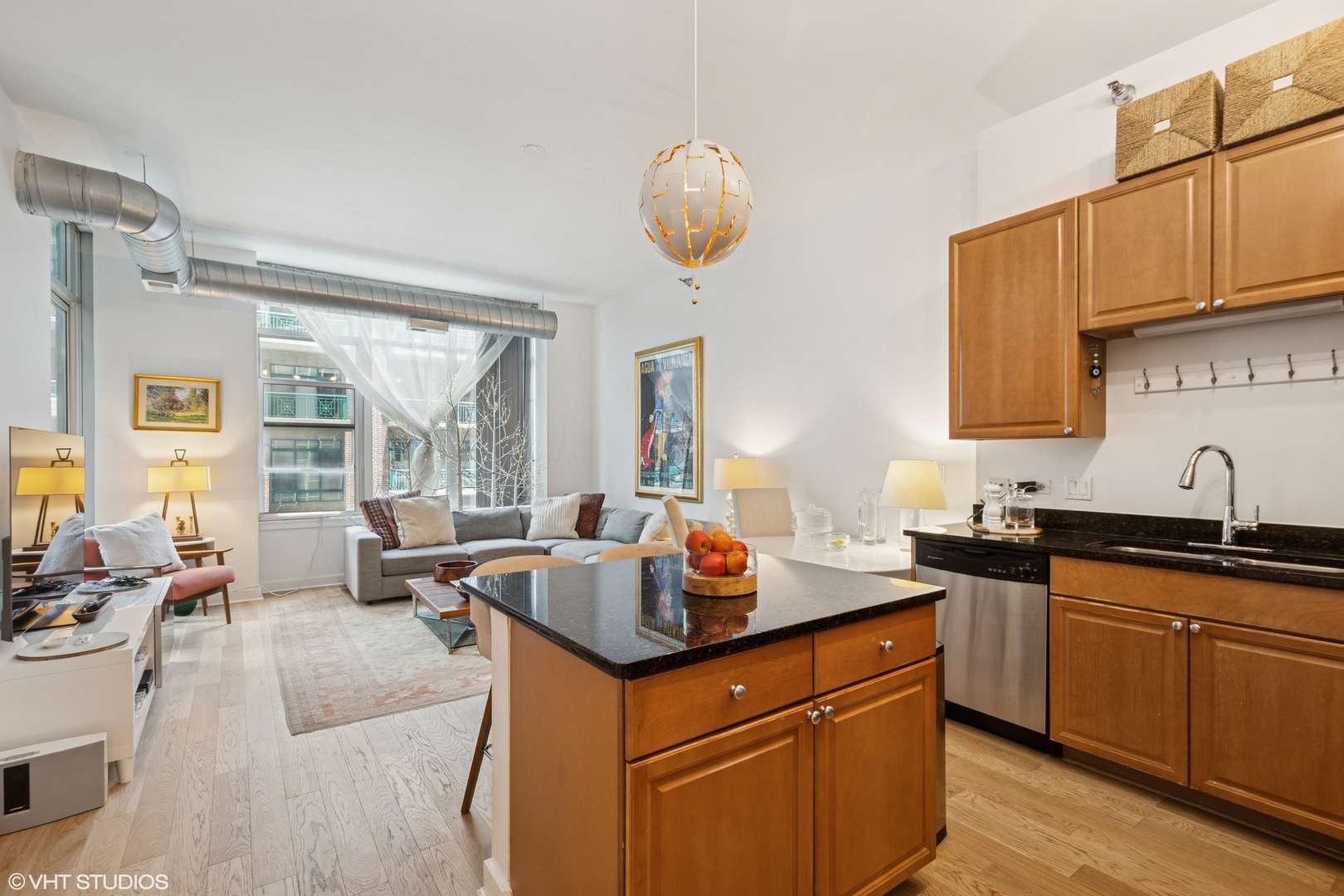 Chicago, IL 60607,901 W Madison ST #415