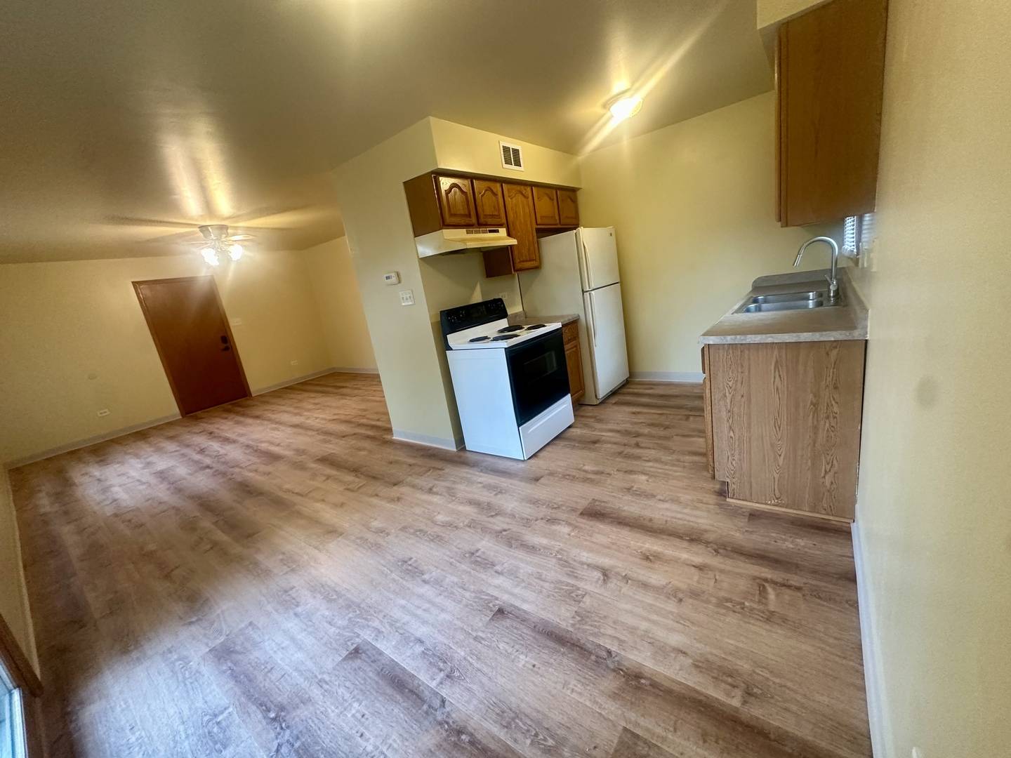 Diamond, IL 60416,465 N School ST #479