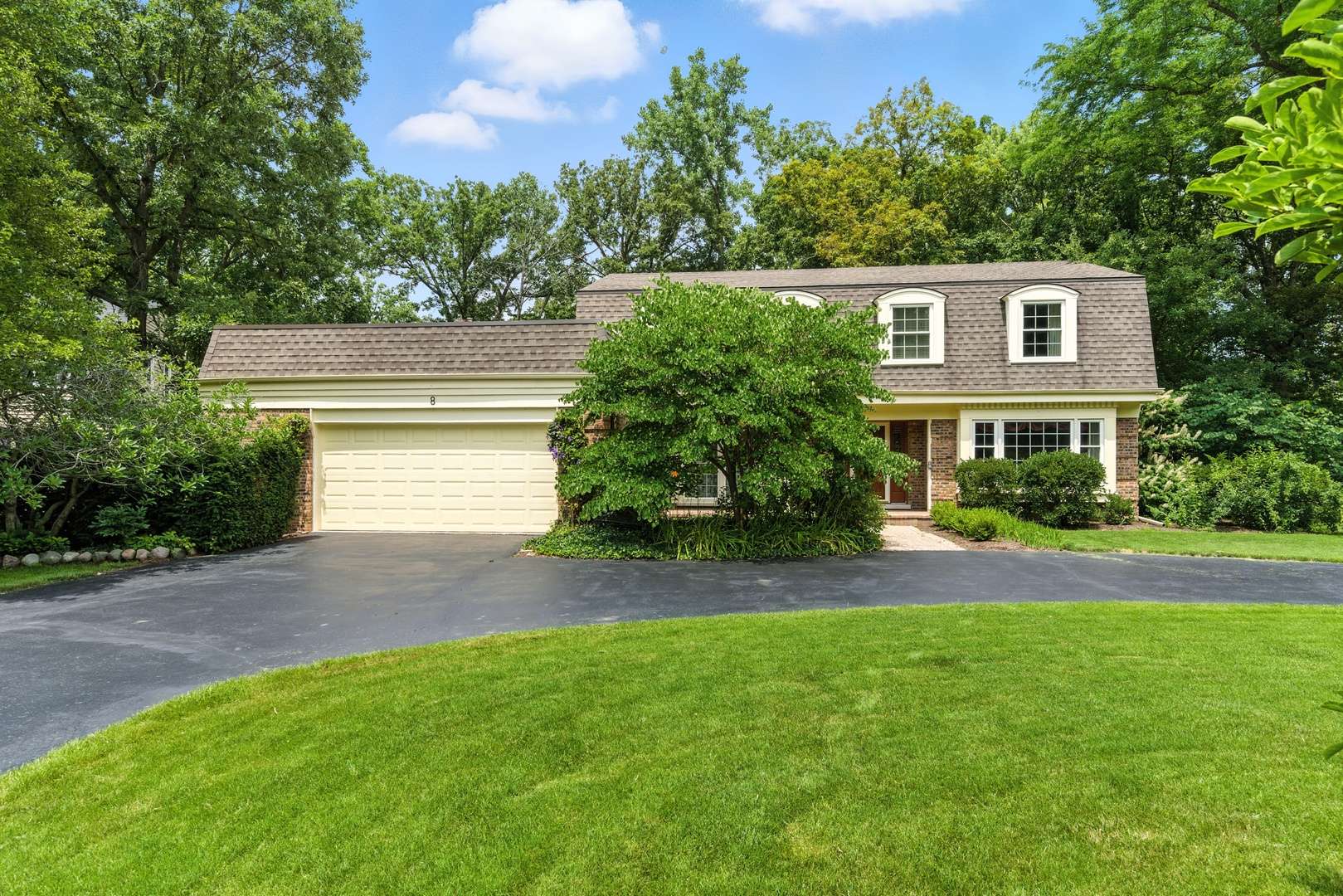 Lincolnshire, IL 60069,8 Royal CT