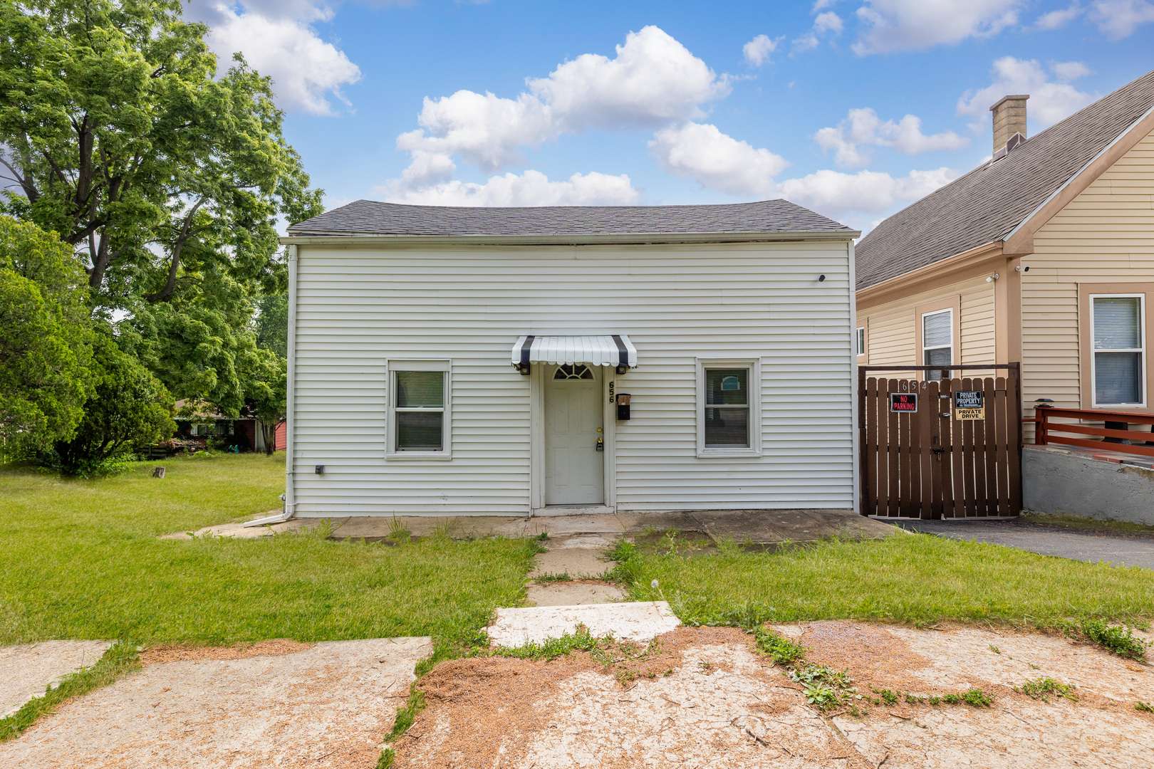 Joliet, IL 60435,656 Summit ST