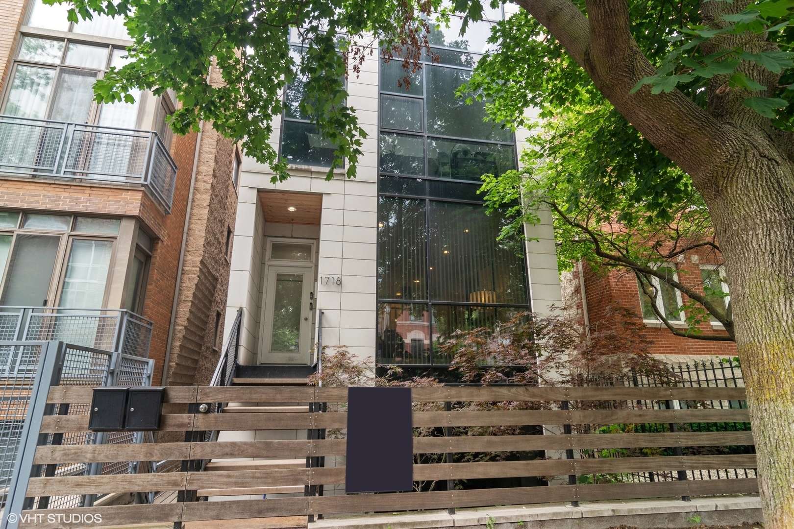 Chicago, IL 60622,1718 W LE MOYNE ST #1