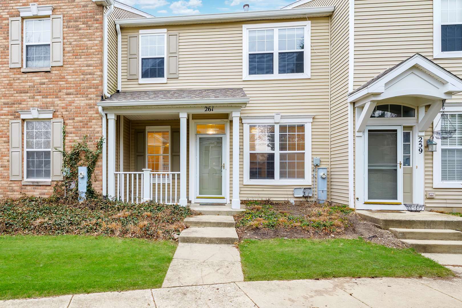Oswego, IL 60543,261 Springbrook TRL
