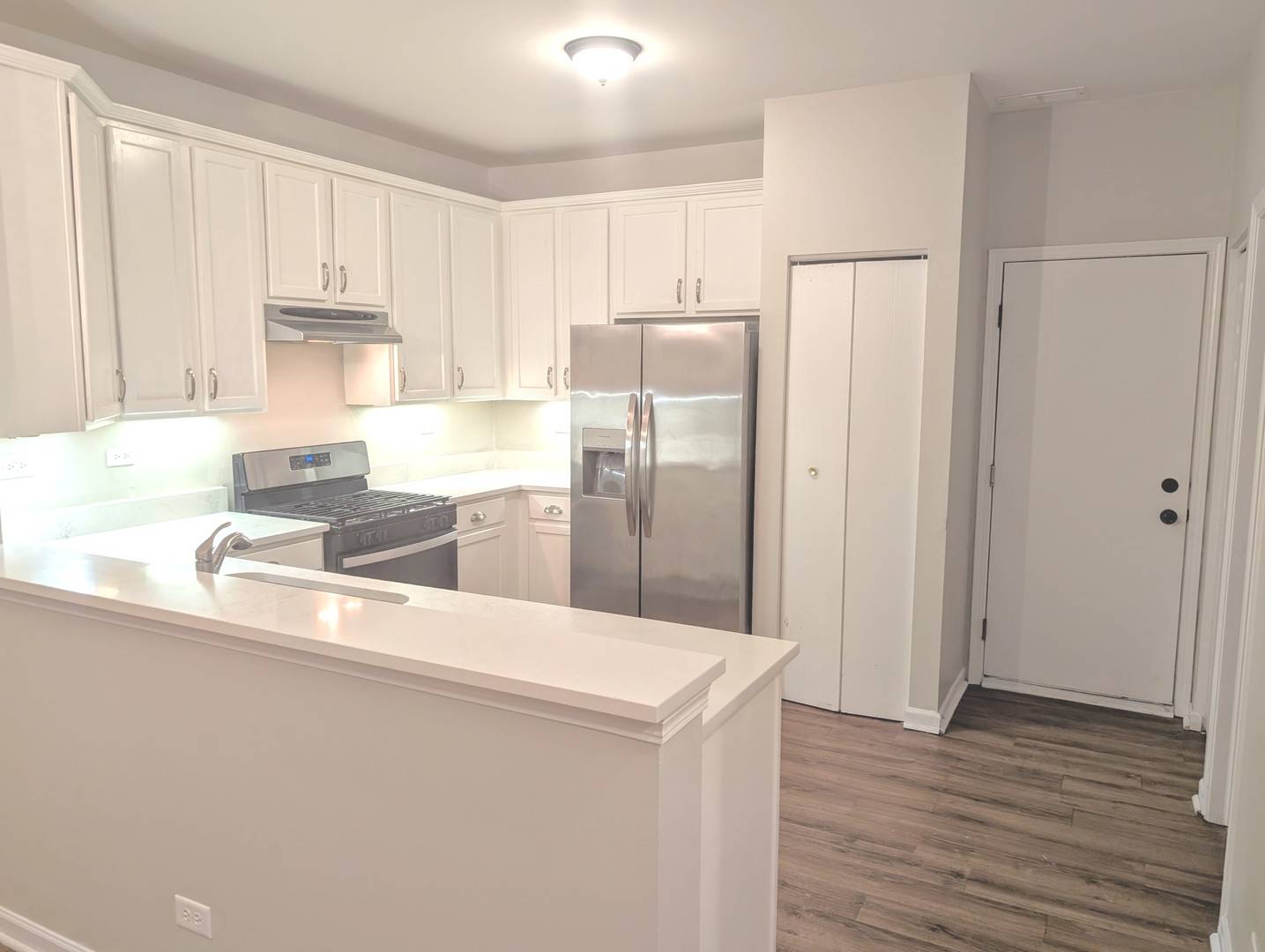 Oswego, IL 60543,261 Springbrook TRL