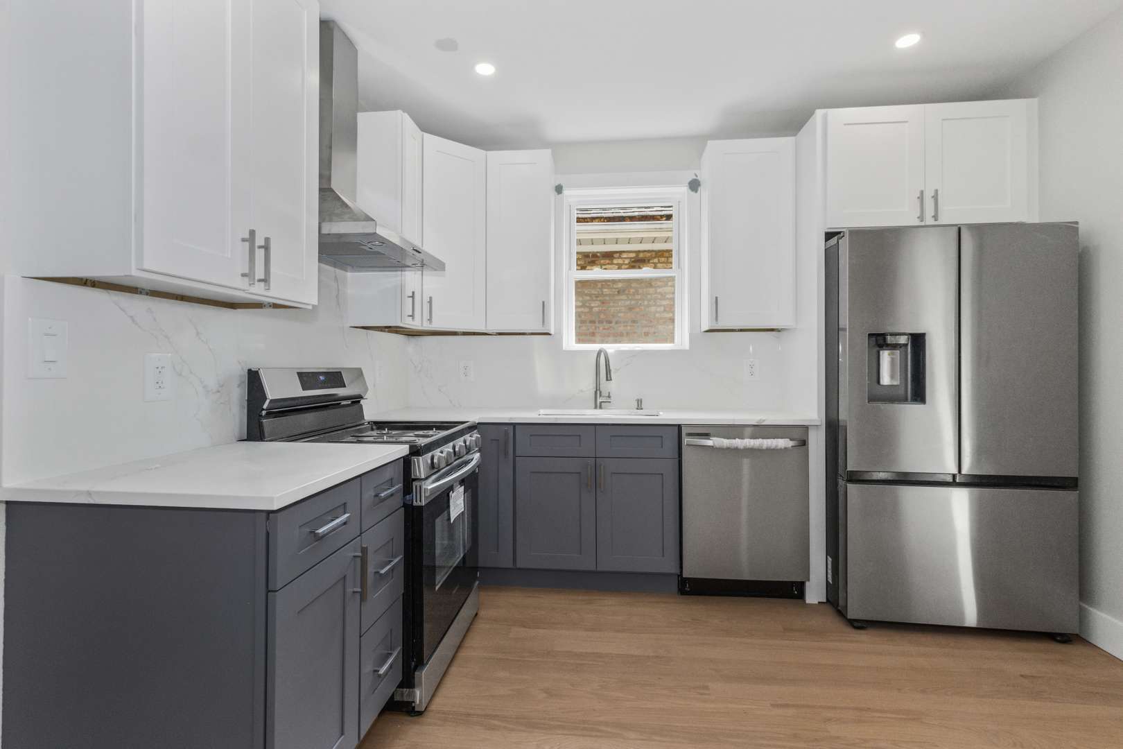 Chicago, IL 60634,6155 W Cornelia AVE