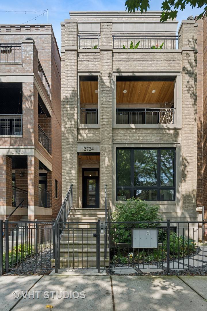 Chicago, IL 60614,2724 N Wayne AVE #3