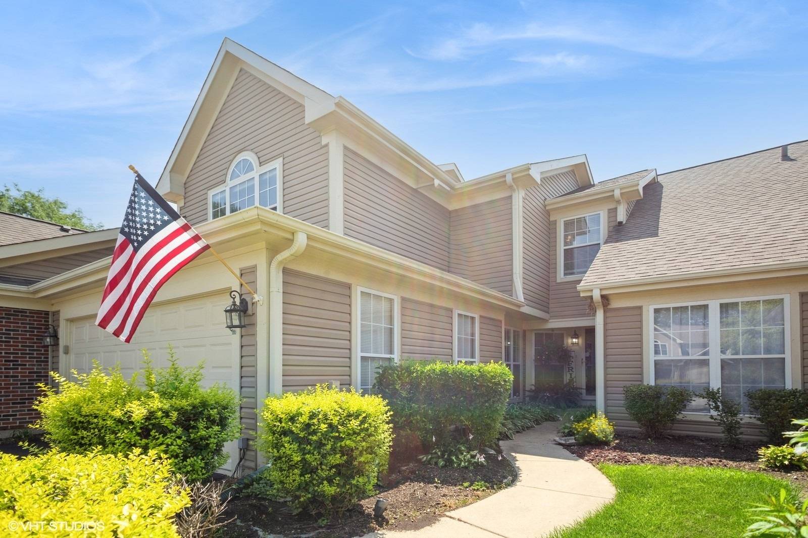 Elk Grove Village, IL 60007,707 Clover Hill CT