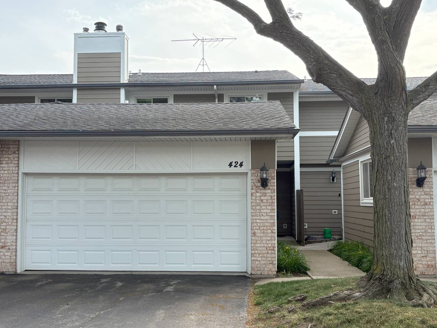 Deerfield, IL 60015,424 Mallard DR