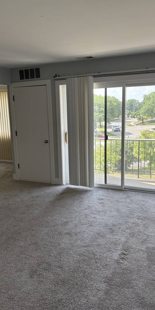 Orland Park, IL 60462,14949 Lakeview DR #204