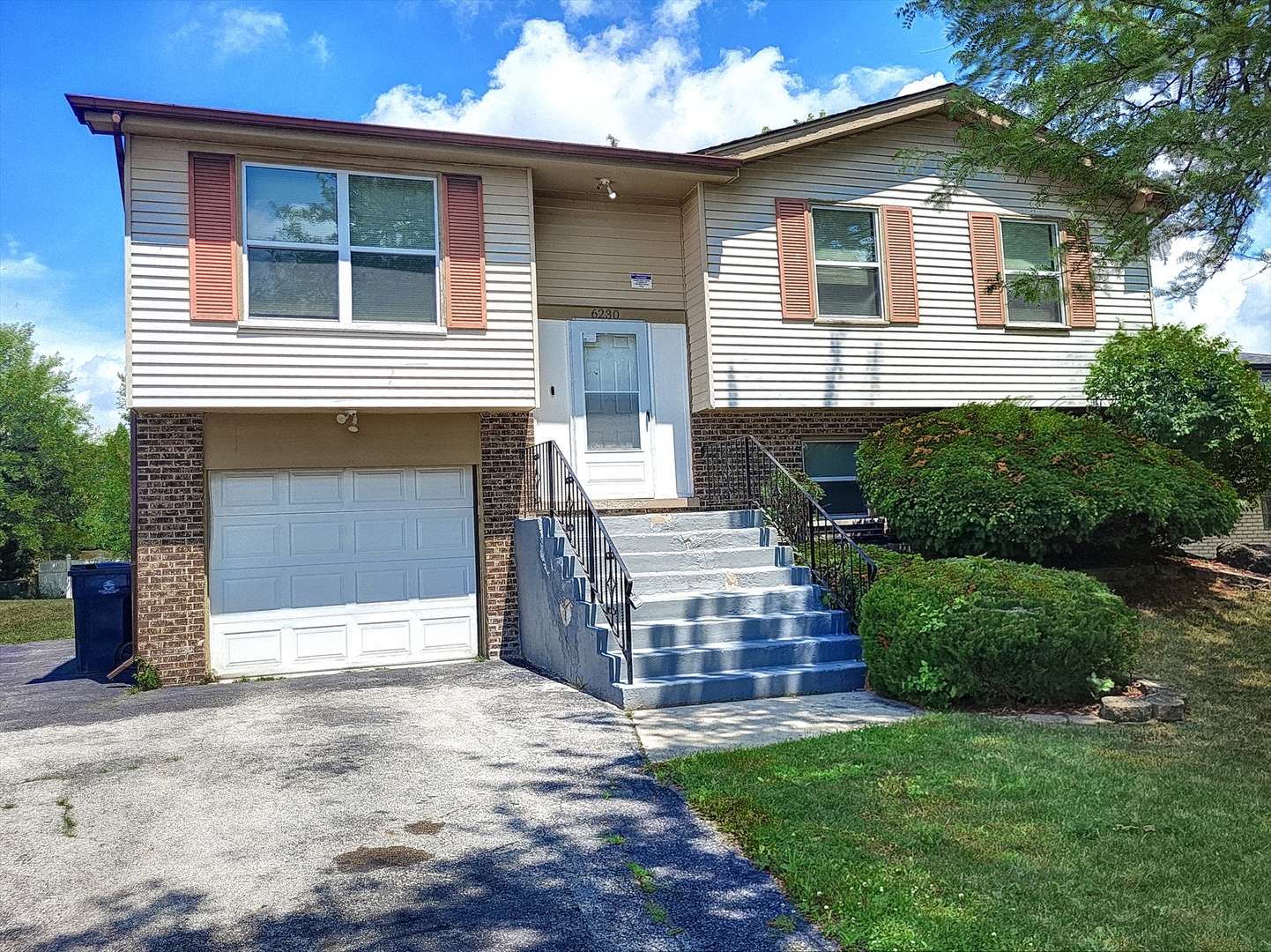 Matteson, IL 60443,6230 Streamwood LN