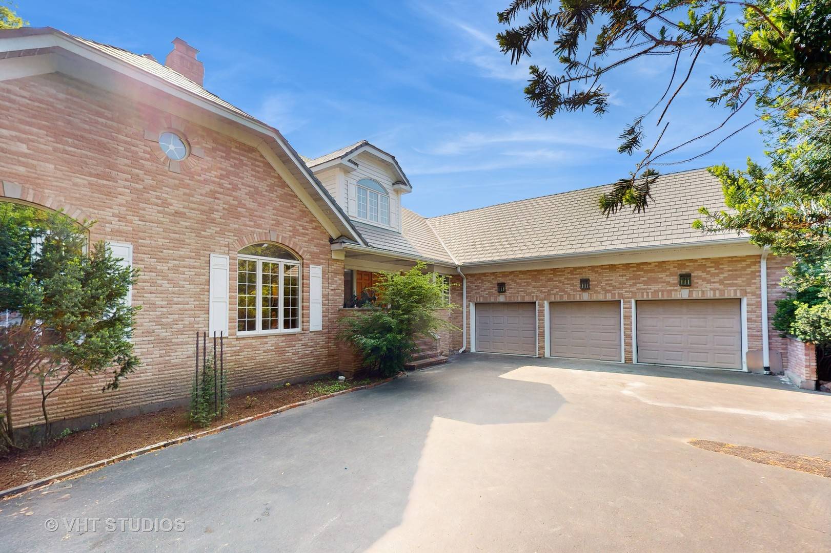 Burr Ridge, IL 60527,8980 N ENCLAVE DR
