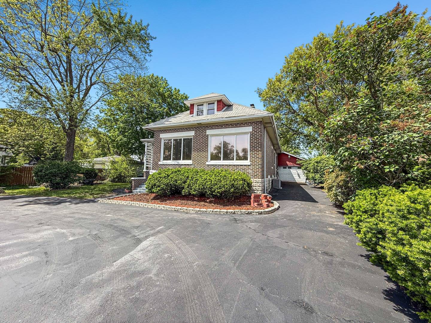 Lansing, IL 60438,2914 Ridge RD
