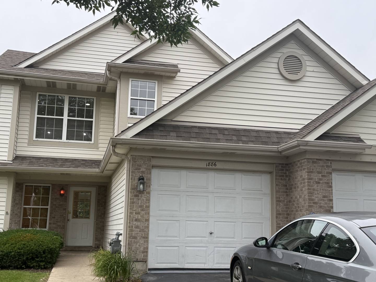 Schaumburg, IL 60193,1886 GROVE AVE #1886