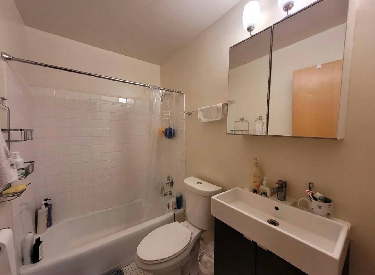 Evanston, IL 60201,2146 Sherman AVE #1C