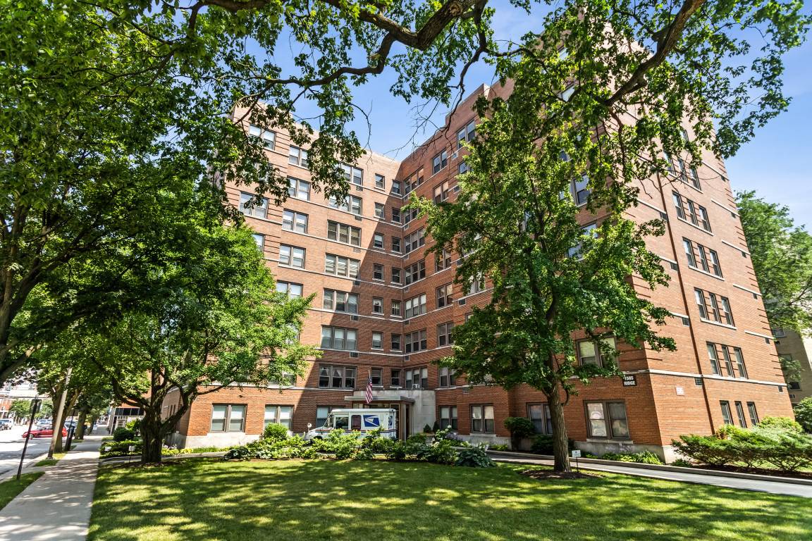 Evanston, IL 60201,1585 Ridge AVE #506