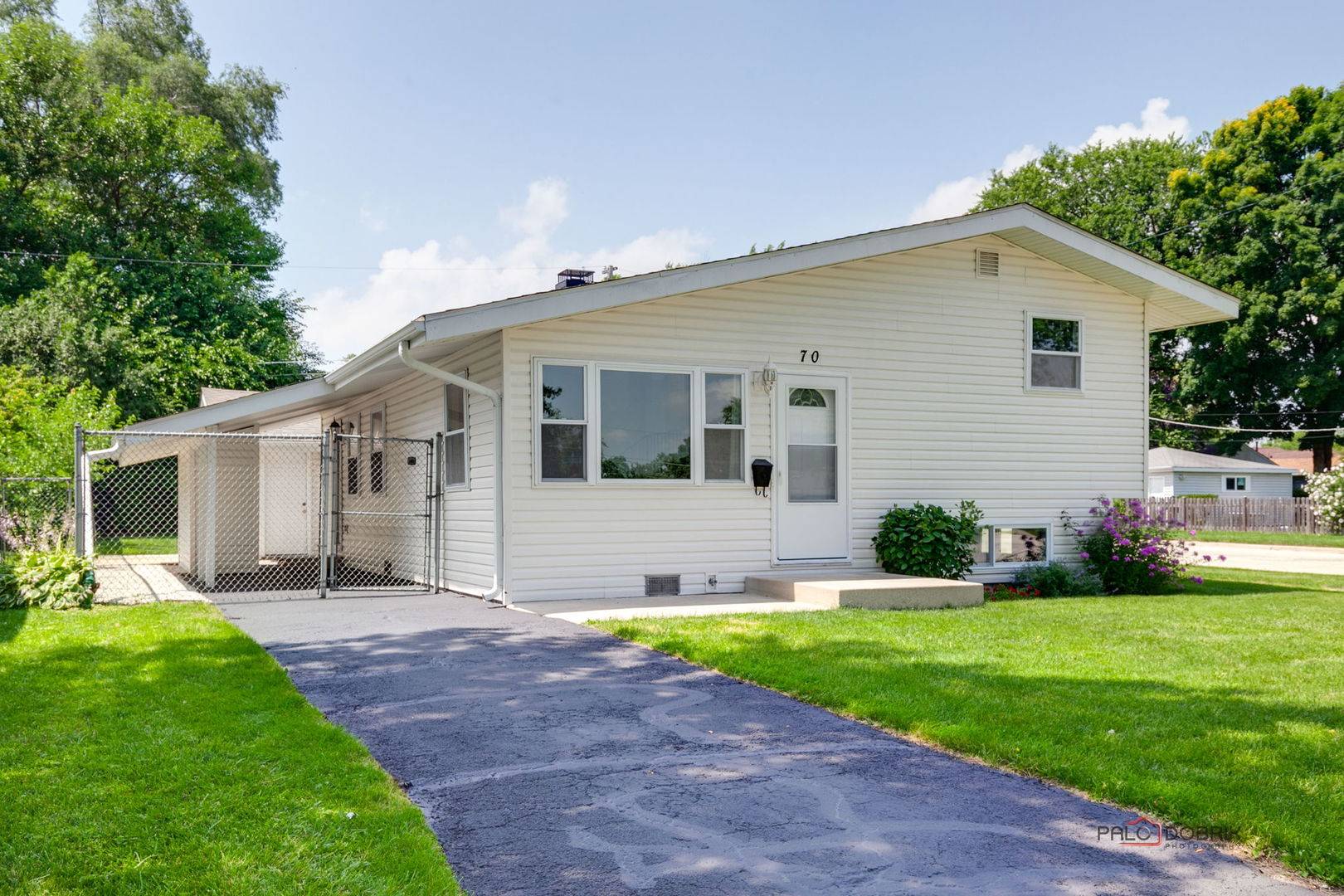 Mundelein, IL 60060,70 N Ridgemoor AVE