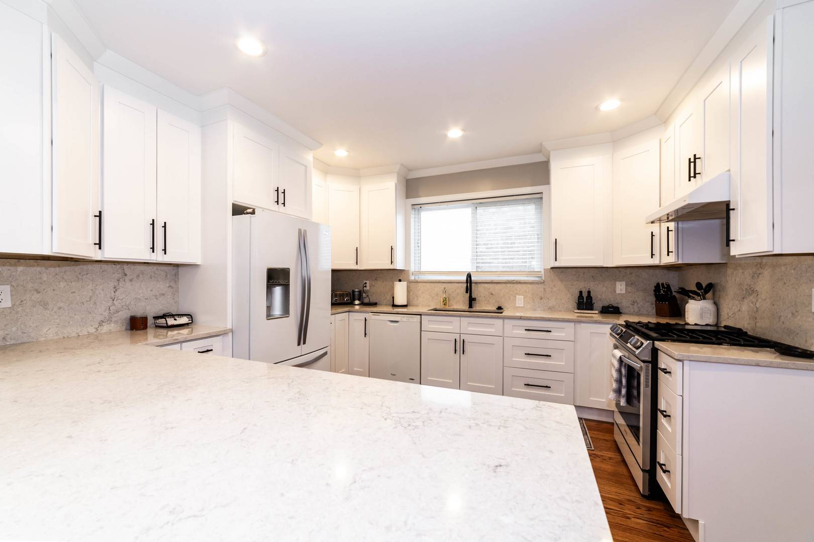 Chicago, IL 60634,6052 W Eddy ST