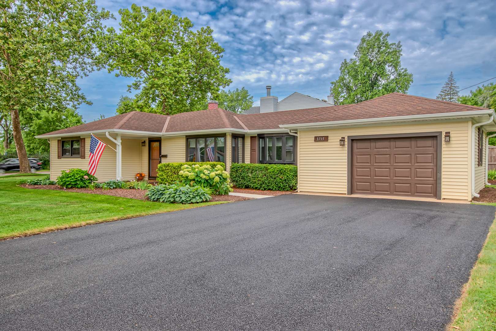 Rolling Meadows, IL 60008,3715 Jay LN