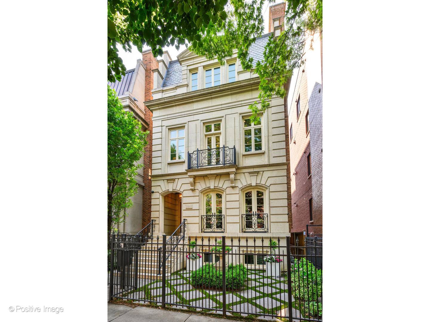 Chicago, IL 60614,2248 N Orchard ST