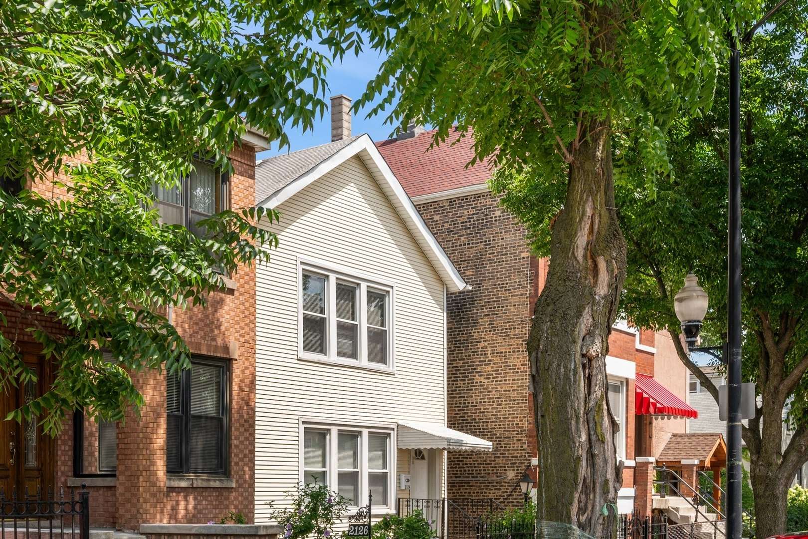 Chicago, IL 60608,2124 W 24TH ST